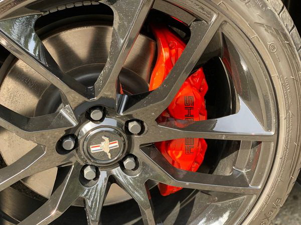 Кабріолет Ford Mustang Gt 5.0 оренда для фото відео зйомки ціна в Києві