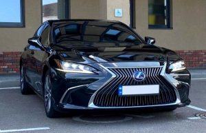 Оренда Lexus ES 300h чорний з водієм на весілля Київ