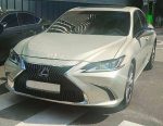 Оренда Lexus ES 300h золотий з водієм на весілля у Києві