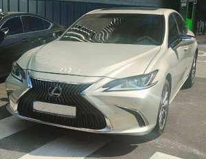 Оренда Lexus ES 300h золотий з водієм на весілля Київ