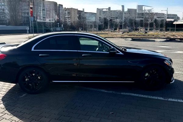 Оренда Mercedes Benz C Class чорний без водія Київ ціна