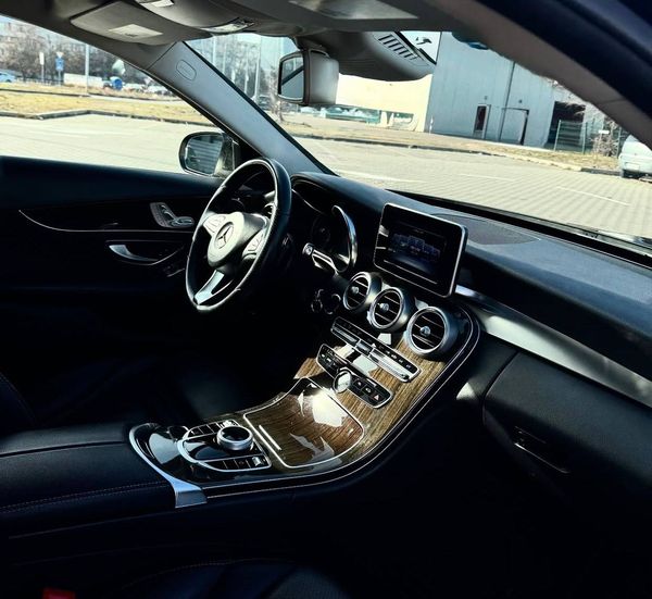 Оренда Mercedes Benz C Class чорний без водія Київ ціна