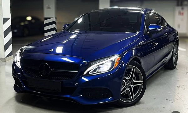 Оренда Mercedes Benz C300 синій без водія Київ ціна