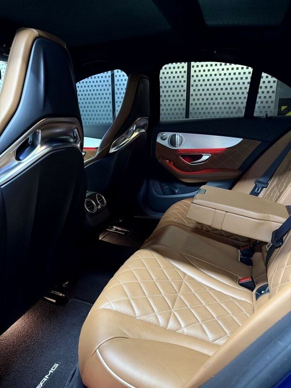 Прокат спорткар Mercedes-Benz C63s без водія Київ