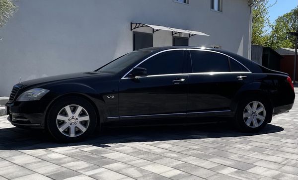 Оренда Mercedes W221 S600 GUARD B7 броньований без водія Київ ціна