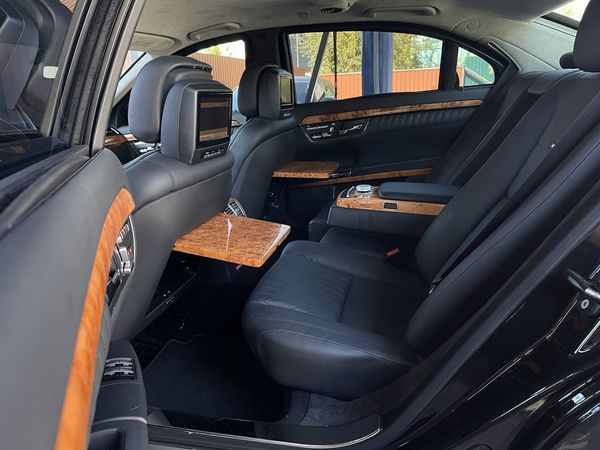 Оренда Mercedes W221 S600 GUARD B7 броньований без водія Київ ціна