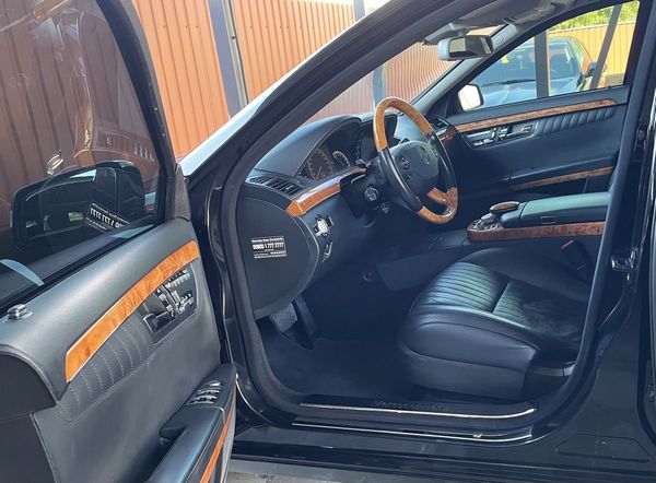Оренда Mercedes W221 S600 GUARD B7 броньований без водія Київ ціна