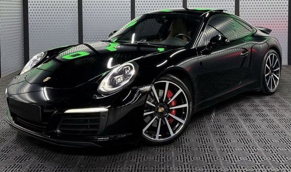 Прокат Porsche 911 S чорний без водія для фотосесії Київ