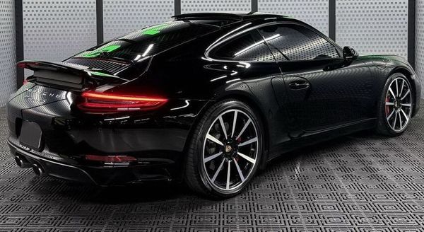Прокат Porsche 911 S чорний без водія для фотосесії Київ