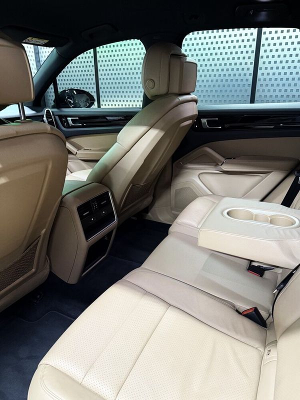 Оренда Porsche Cayenne NEW без водія Київ ціна