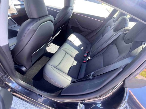 Авто на весілля Tesla Model 3 сіра з водієм Київ ціна