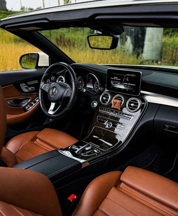 Оренда Mercedes-Benz C300 Cabrio білий без водія Київ ціна