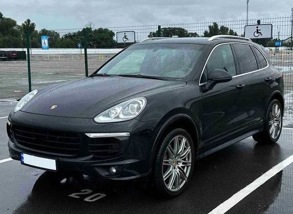 Прокат Porsche Cayenne чорний оренда з водієм в Києві ціна