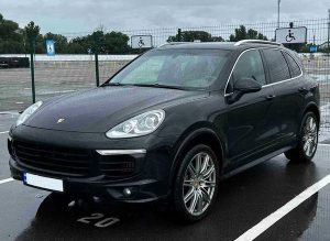 Прокат Porsche Cayenne чорний оренда з водієм в Києві ціна