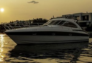 Замовити прокат катера яхти Bavaria 37 Sport HT VIP яхт клуб Золоче