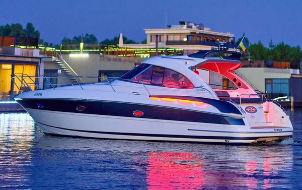 Замовити прокат катера яхти Bavaria 37 Sport HT VIP яхт клуб Золоче