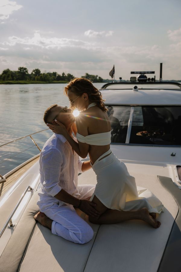 Замовити прокат катера яхти Bavaria 37 Sport HT VIP яхт клуб Золоче