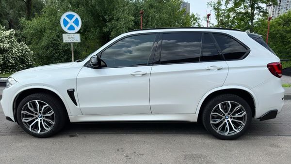 Оренда джип BMW X5 білий на весілля Київ ціна