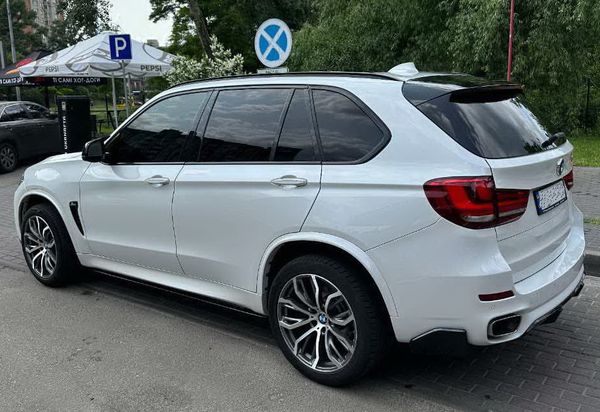 Оренда джип BMW X5 білий на весілля Київ ціна