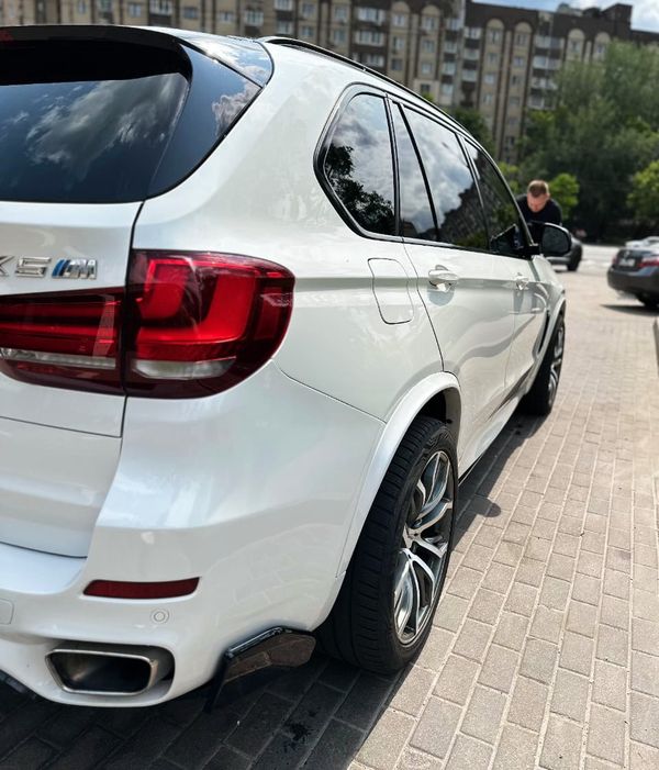 Оренда джип BMW X5 білий на весілля Київ ціна