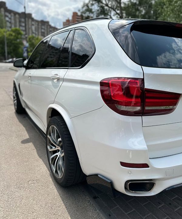 Оренда джип BMW X5 білий на весілля Київ ціна