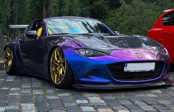 Mazda Miata ND для фотосесії фотозони весілля зйомки Київ