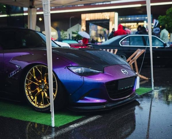 Mazda Miata ND для фотосесії фотозони весілля зйомки Київ