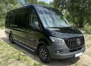 Мікроавтобус Mercedes-Benz Sprinter VIP чорний для трансфера в Європу - Варшава, Краків