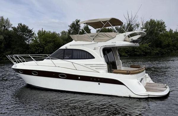 Замовити на прокат катер або яхту ресторан Заферано Золоче