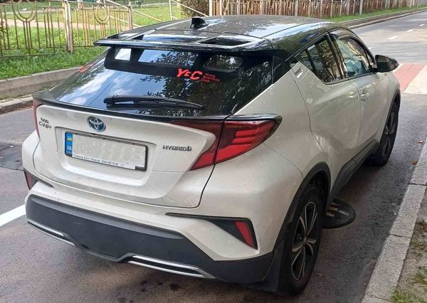 Оренда позашляховик Toyota CH-R 2019 на весілля Київ ціна