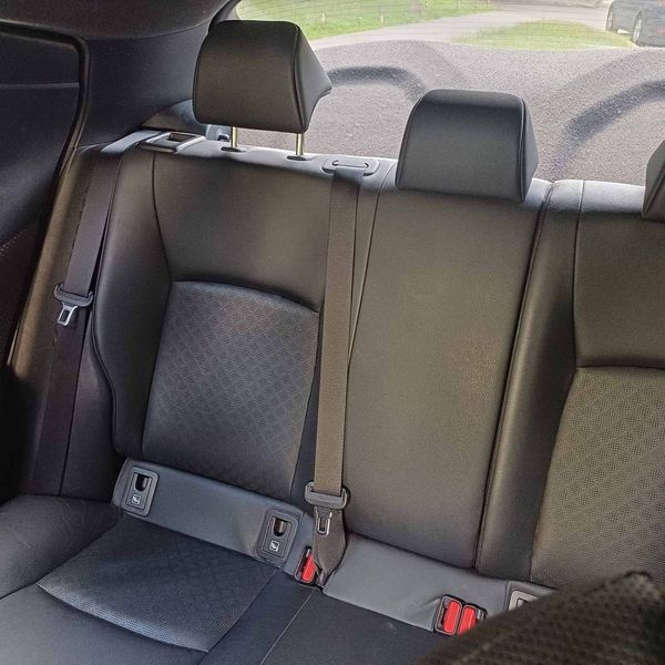 Оренда позашляховик Toyota CH-R 2019 на весілля Київ ціна