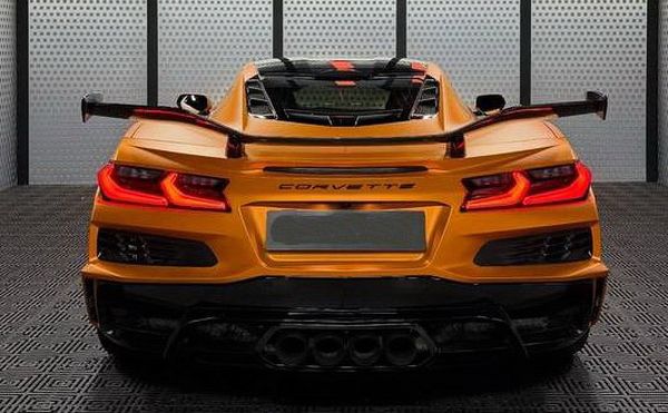 Спорткар Chevrolet Corvette С8 помаранчовий прокат без водія в Києві