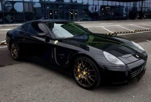 Ferrari 612 чорна з водієм на фотосесію зйомки оренда Київ
