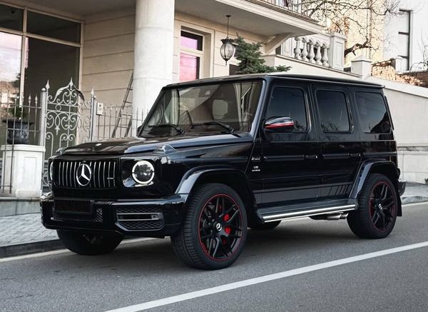 Прокат НОВИЙ Mercedes-Benz G63 AMG гелік без водія Київ ціна