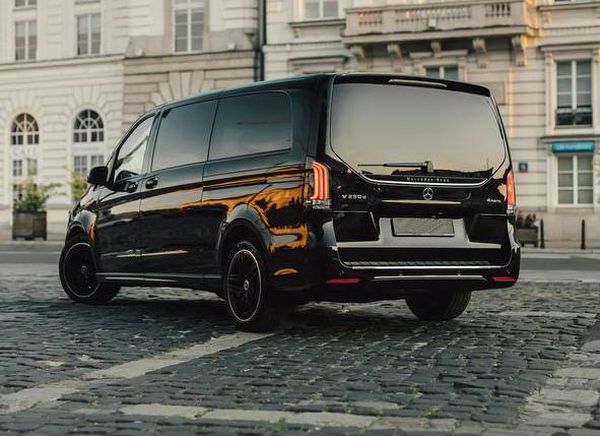 VIP-трансфер Україна-Європа на Mercedes-Benz V class 2025 року Київ