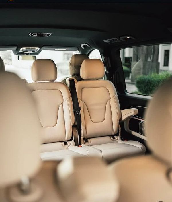 VIP-трансфер Україна-Європа на Mercedes-Benz V class 2025 року Київ