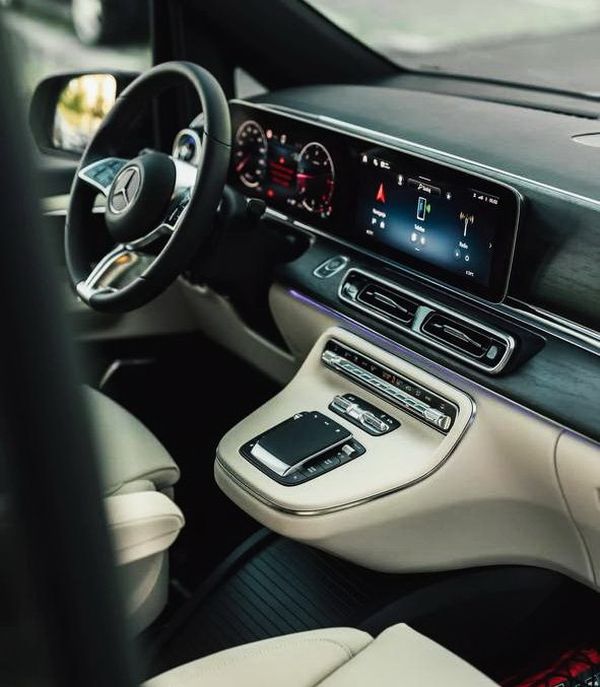 VIP-трансфер Україна-Європа на Mercedes-Benz V class 2025 року Київ