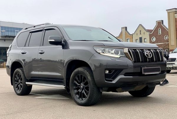 Замовити Toyota Prado 70 Anniversary на весілля Київ ціна
