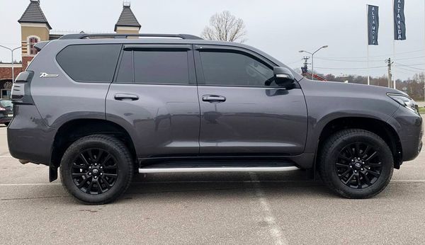 Замовити Toyota Prado 70 Anniversary на весілля Київ ціна