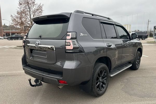 Замовити Toyota Prado 70 Anniversary на весілля Київ ціна