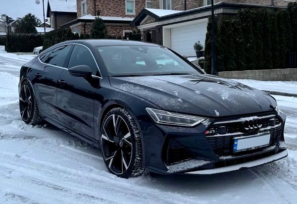 Оренда Audi A7 RS з водієм або без у Києві