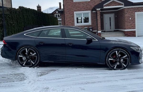 Оренда Audi A7 RS з водієм або без у Києві
