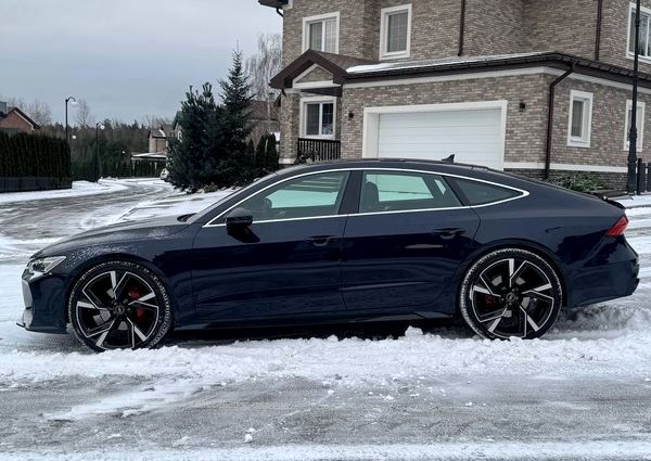 Оренда Audi A7 RS з водієм або без у Києві