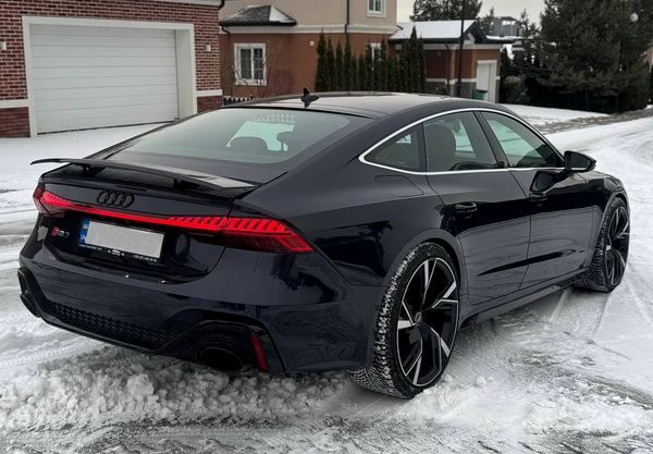 Оренда Audi A7 RS з водієм або без у Києві