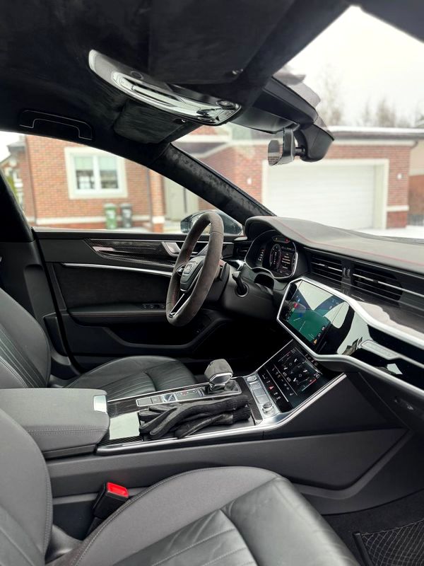 Оренда Audi A7 RS з водієм або без у Києві