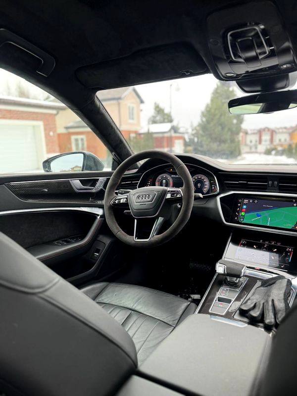 Оренда Audi A7 RS з водієм або без у Києві