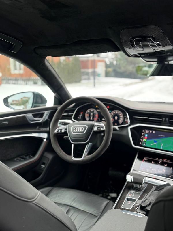 Оренда Audi A7 RS з водієм або без у Києві