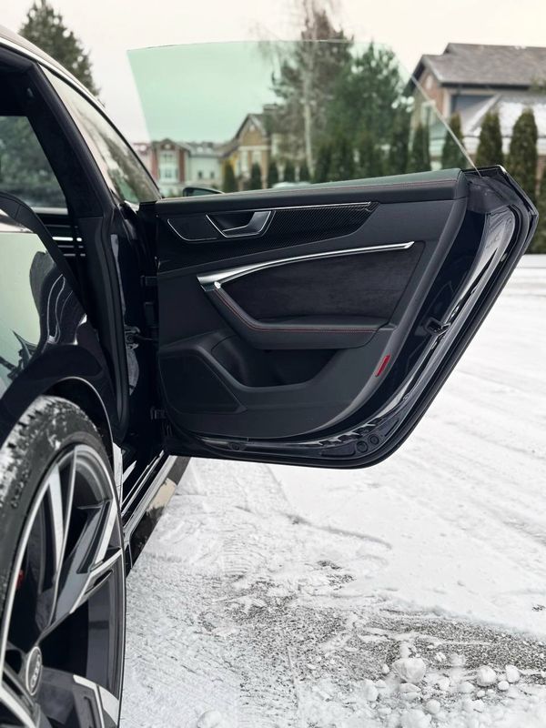 Оренда Audi A7 RS з водієм або без у Києві