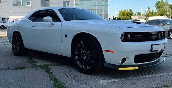 Прокат Dodge Challenger 6.4 білий без водія у Києві - ціна