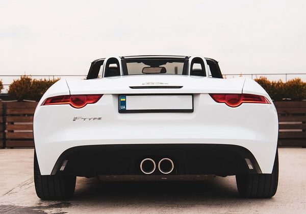 Прокат Jaguar F-Type кабріолет білий без водія Київ – ціна